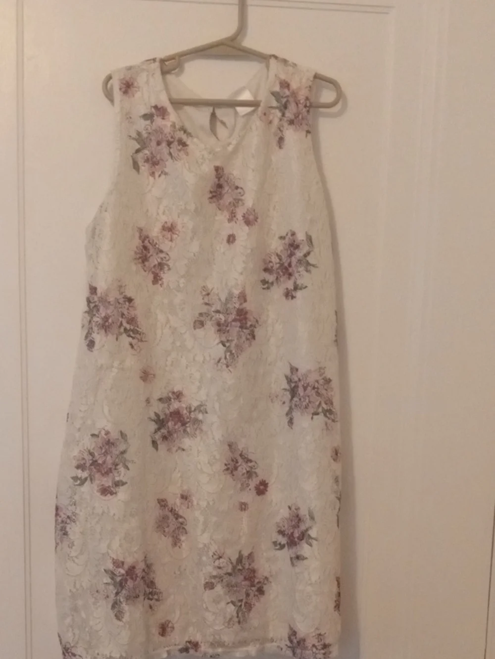 unbranded sleeveless white